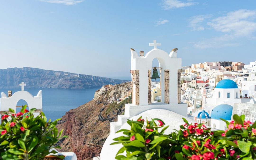 8 Tourist Attractions That Look Different Than the Brochures