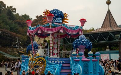 The 8 unspoken rules of theme park etiquette that make or break your visit
