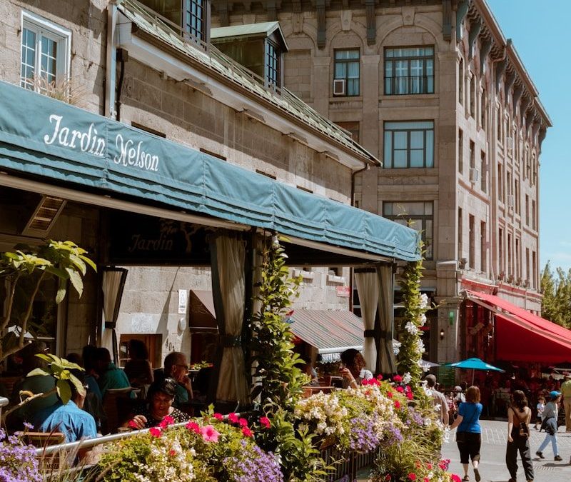 9 of the World’s Oldest Restaurants to Visit for Food and History 4 people in cafe