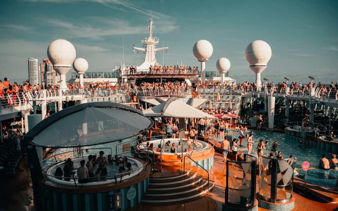 9 Things Cruise Experts and Infectious Disease Doctors Say You Should Do to Stay Safe While Traveling