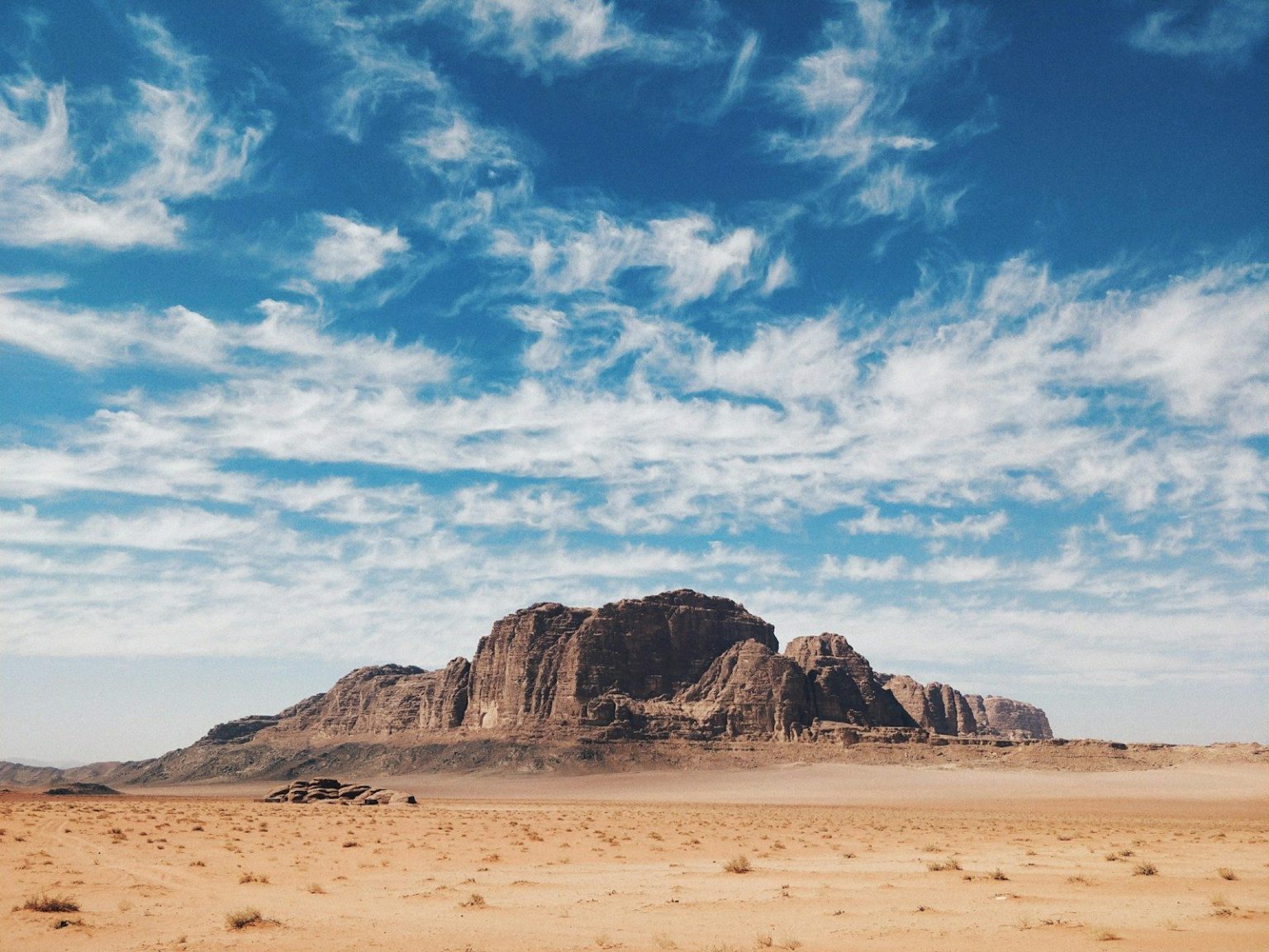 8 Desert Travel Tips to Keep You Safe in Extreme Conditions | Backroad ...