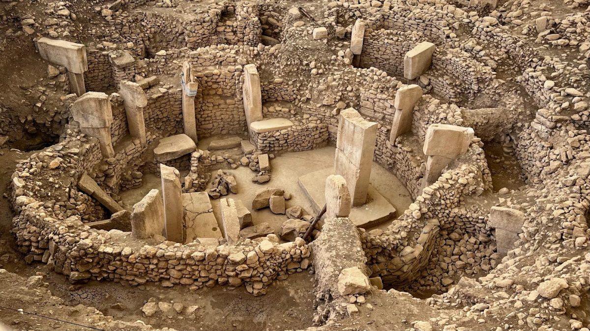 an aerial view of the ruins of a roman city