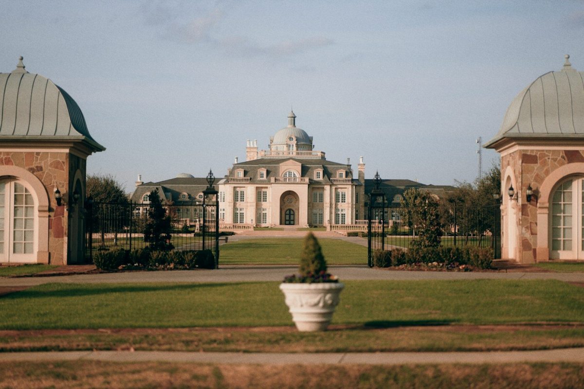 9 Beautiful Lakeside Homes Around the World Worth Seeing 7 Grand building with arched windows and domed roofs