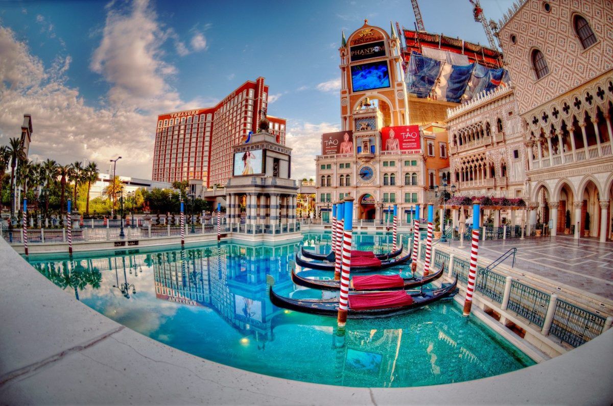 8 Reasons Circus Circus in Las Vegas Gets So Much Criticism. Should You Travel There? 9 swimming pool near buildings