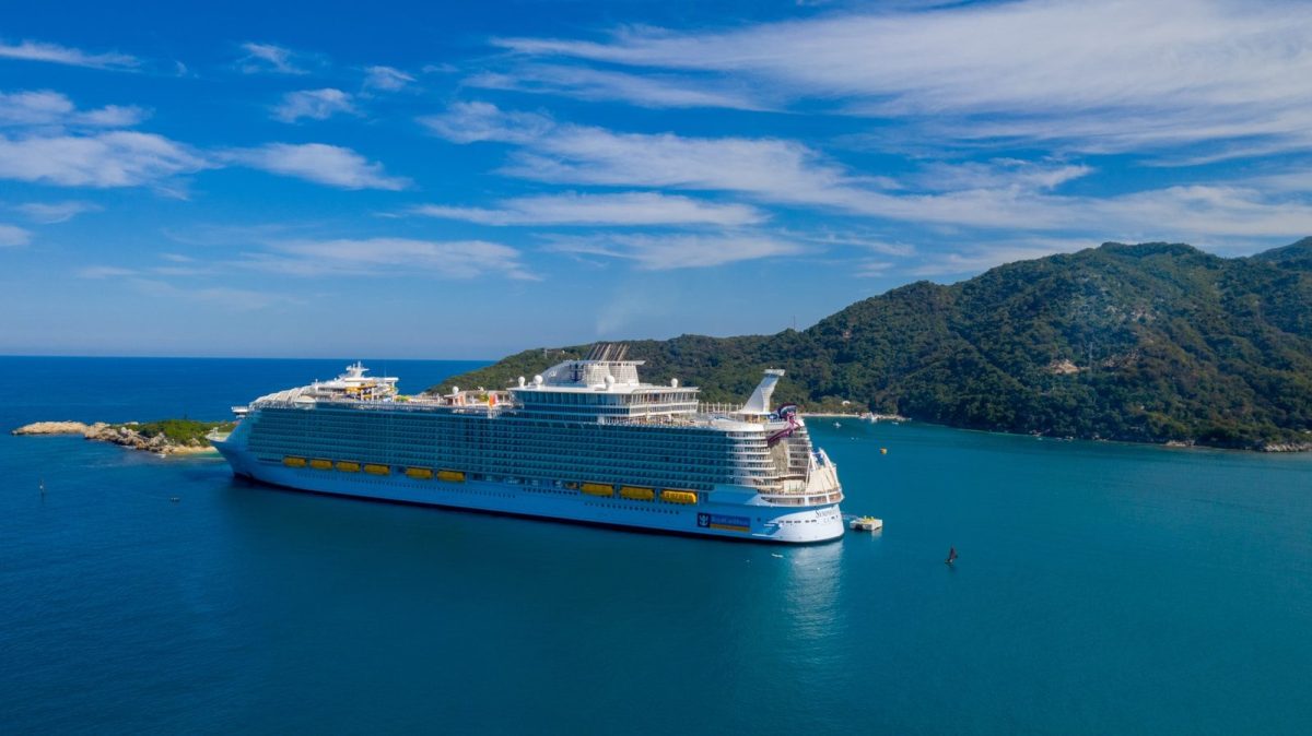 white cruise ship
