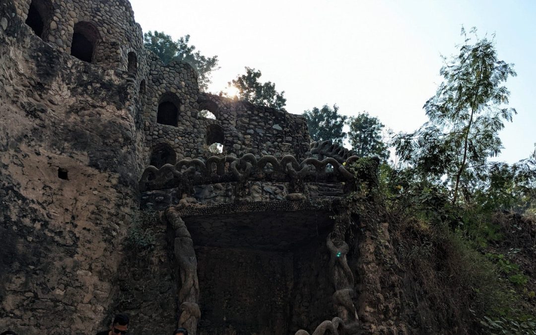 12 Famous Tourist Attractions That Look Beautiful in Summer and Winter