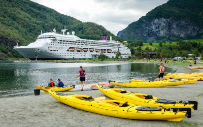 Why experienced cruisers sometimes stay onboard