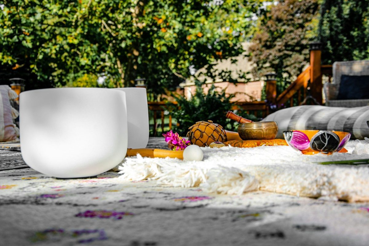 5 Luxury Wellness Retreats in the U.S. for Rest, Focus, and Mental Clarity 7 brown glass bottle on white textile