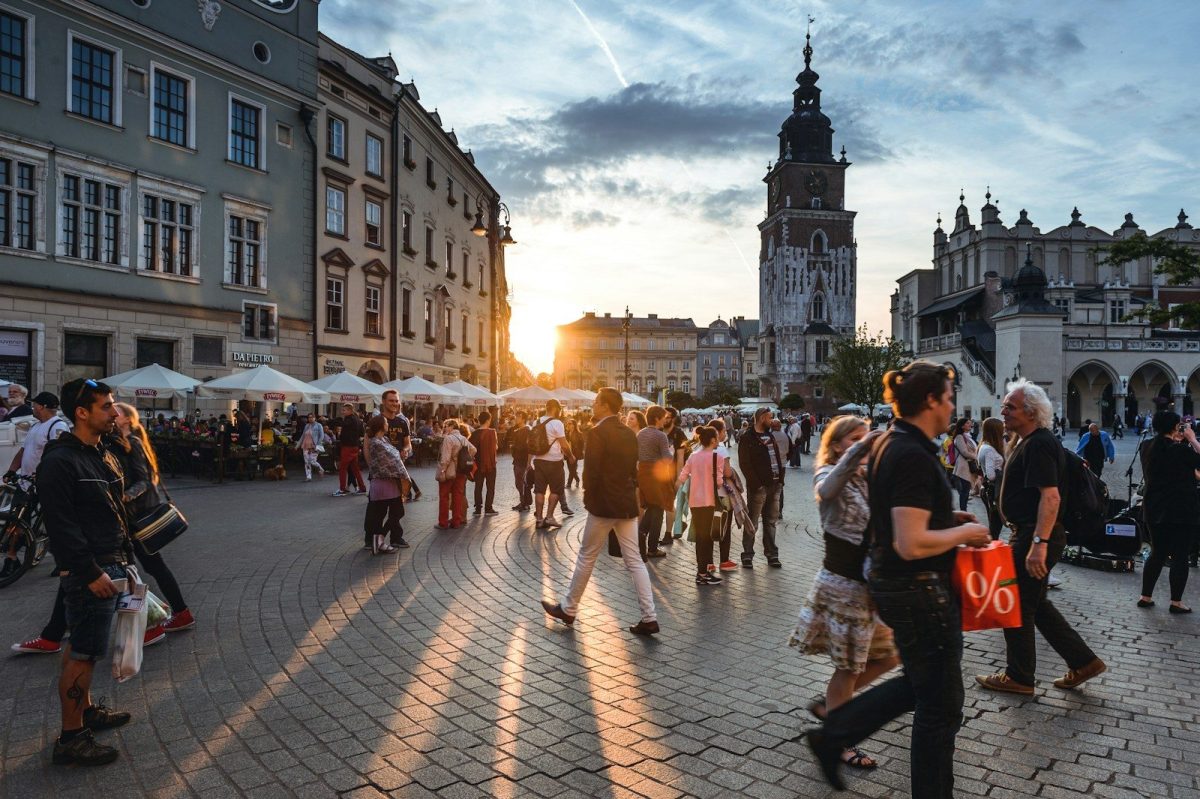9 Behaviors Locals Hate About Tourists 1 people walking on street near concrete buildings