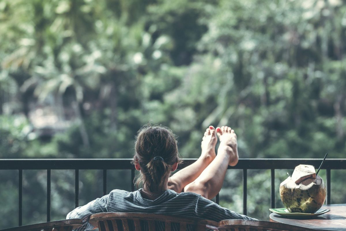 5 Luxury Wellness Retreats in the U.S. for Rest, Focus, and Mental Clarity 5 person sitting on chair in front of tree