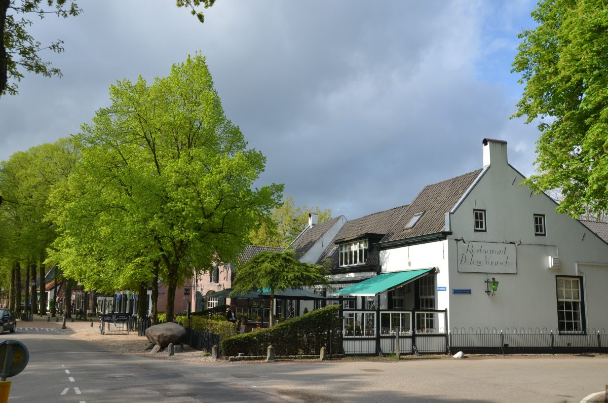 At Lage Vuursche everybody enjoys all restaurants and pancake houses panoramio